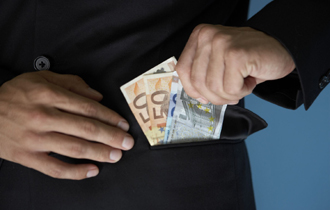 Έξι περιπτώσεις απάτης κατά το χρονικό διάστημα από Απρίλιο έως Οκτώβριο του 2012.