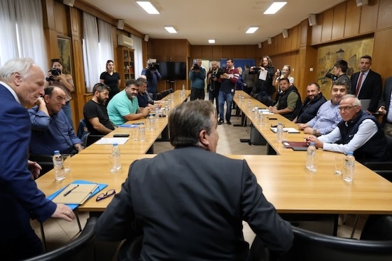 Αγρότες: Άκαρπη η συνάντηση με την κυβέρνηση - Στο τραπέζι νέες κινητοποιήσεις Αγρότες: Άκαρπη η συνάντηση με την κυβέρνηση - Στο τραπέζι νέες κινητοποιήσεις