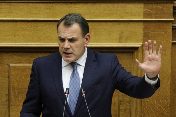 Ο Υπουργός καλεί τον Πολάκη να σταματήσει τις μαγκιές μέσω Facebook.