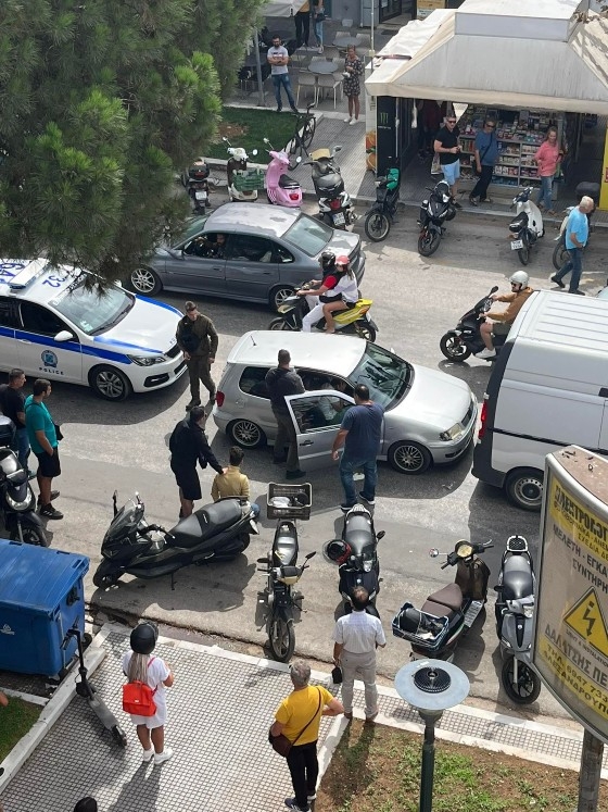 Στιγμιότυπο από τη δράση της Ελληνικής Αστυνομίας στο κέντρο της Αλεξανδρούπολης!