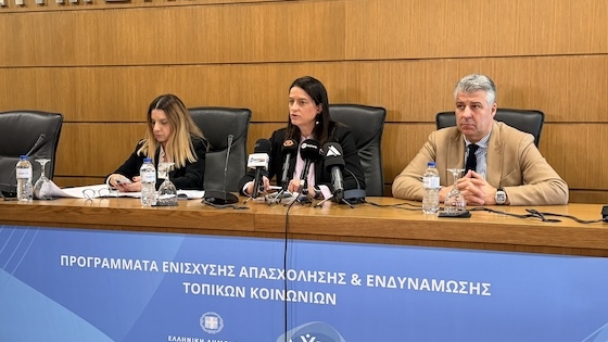 Η Υπουργός Εργασίας και Κοινωνικής Ασφάλισης, Νίκη Κεραμέως, η Διοικήτρια της Δημόσιας Υπηρεσίας Απασχόλησης (ΔΥΠΑ), Γιάννα Χορμόβα και ο Περιφερειάρχης ΑΜΘ Χριστόδουλος Τοψίδης.