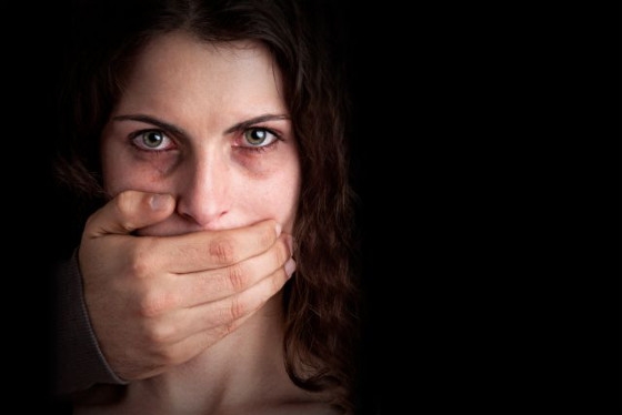 «Βοήθεια - Help Me»: Η χειρονομία για θύματα ενδοοικογενειακής βίας