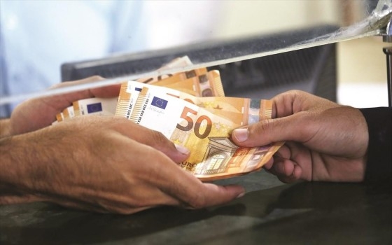 Πριν το Πάσχα η "επιταγή ακρίβειας" - Νέα μέτρα στήριξης ευάλωτων νοικοκυριών και επιχειρήσεων