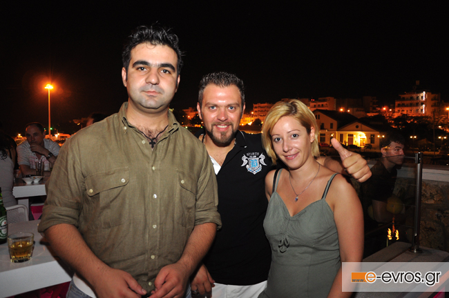 Καλοκαιρινά χαμόγελα στο Yacht Club όλες τις μέρες της εβδομάδας.