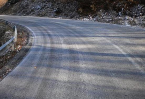 Παγωμένοι δρόμοι: Συμβουλές προς οδηγούς και πεζούς