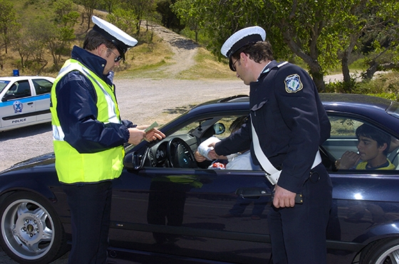 Οι ελαφρύνσεις αφορούν τις απλές παραβάσεις του ΚΟΚ