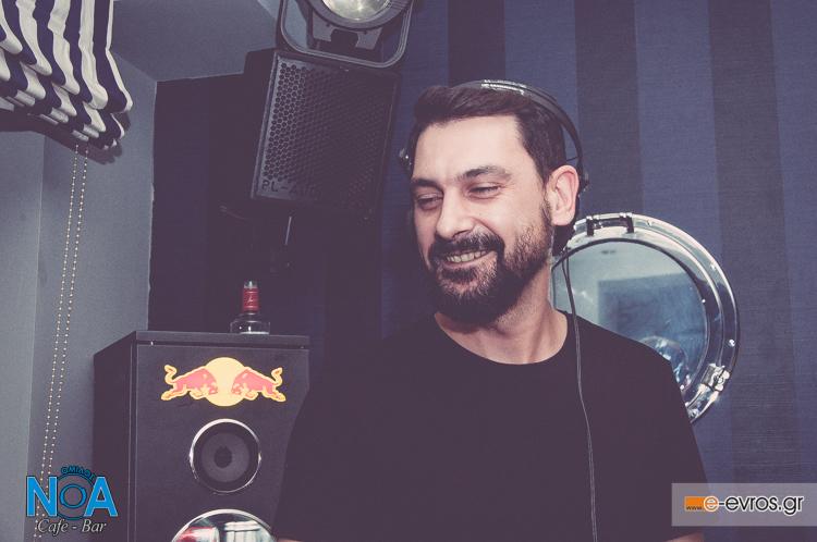 'Music Session vol. 2.2.' με Θοδωρή Τριανταφύλλου στα decks του ΝΟΑ cafe - bar.