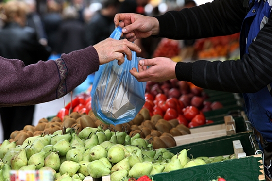 Σε ισχύ οι άδειες των λαϊκών αγορών έως τα τέλη Ιουνίου.