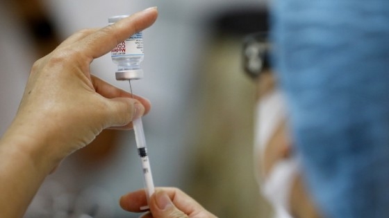 Κορονοϊός: Άνοιξε η πλατφόρμα για την 4η δόση του εμβολίου